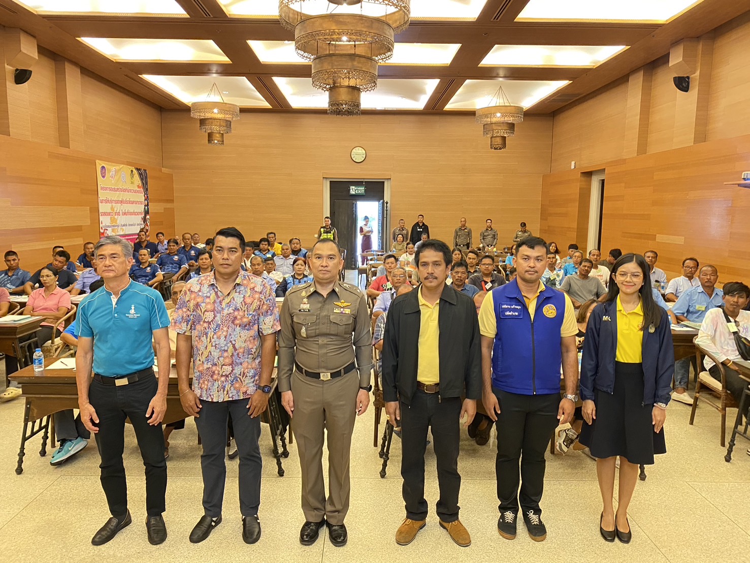 รองนายกเทศมนตรีตำบลคึกคัก ร่วมพิธีเปิดโครงการเสริมสร้างจิตสำนึกความปลอดภัยในการให้บริการของผู้ขับขี่รถโดยสารสาธารณะ ณ ห้อมประชุมโรงแรมเขาหลักลากูนารีสอร์ท ต.คึกคัก อ.ตะกั่วป่า จ.พังงา
