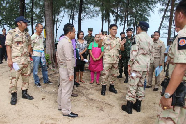 รื้อสิ่งปลุกสร้างล้ำชายหาดสาธารณะ บริเวณตำบลคึกคัก