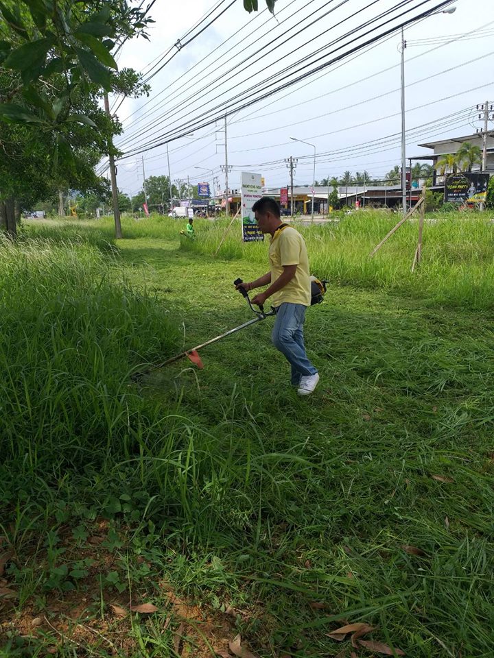 เทศบาลตำบลคึกคัก (งานป้องกันและบรรเทาสาธารณภัย) ได้ดำเนินการตัดหญ้าบริเวณหนองมูลตะกั่ว หมู่ที่ 5