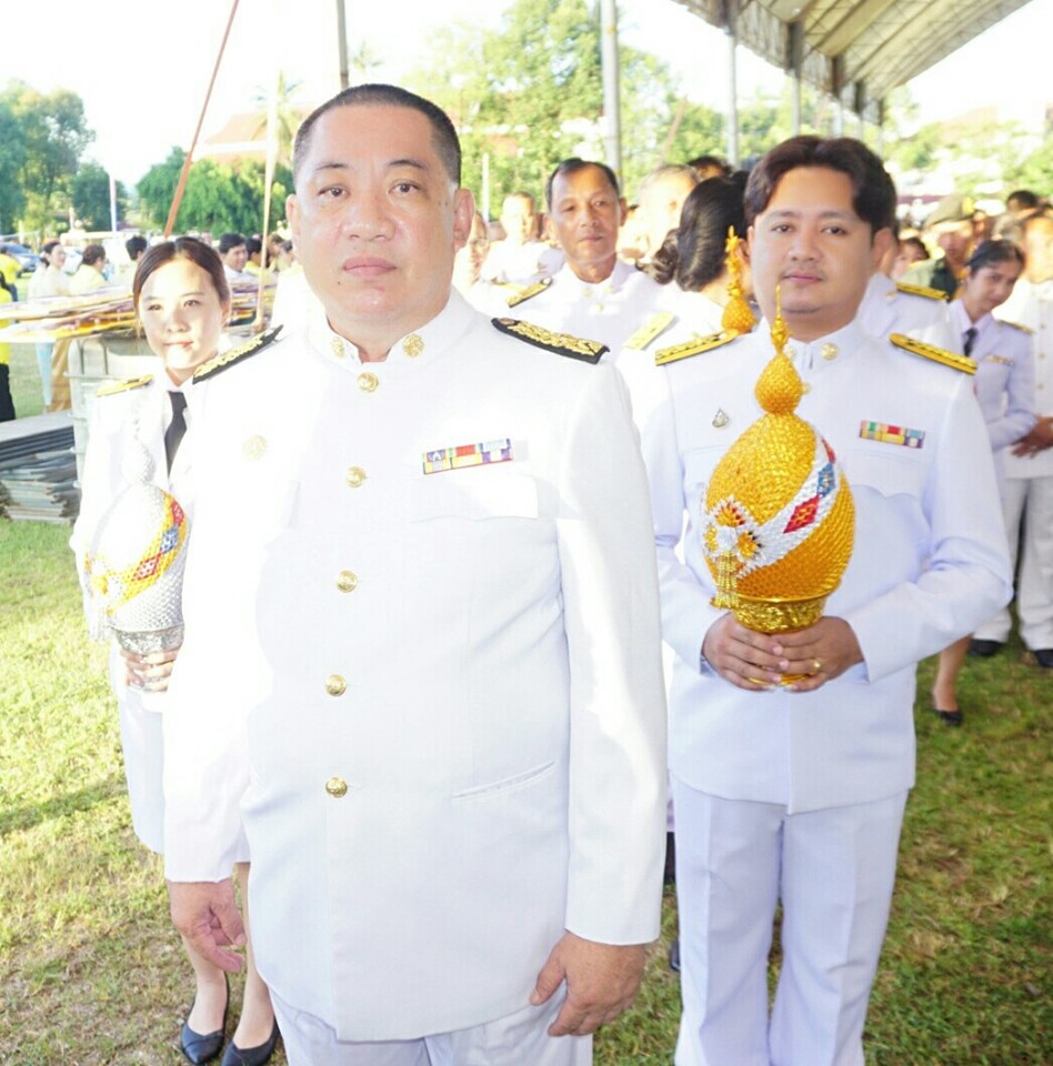 เทศบาลตำบลคึกคักเข้าร่วมพิธีถวายเครื่องราชสักการะและพิธีจุดเทียนชัยมงคล เนื่องในโอกาสวันเฉลิมพระชนมพรรษาพระบาทสมเด็จพระเจ้าอยู่หัวประจำปี พุทธศักราช 2562