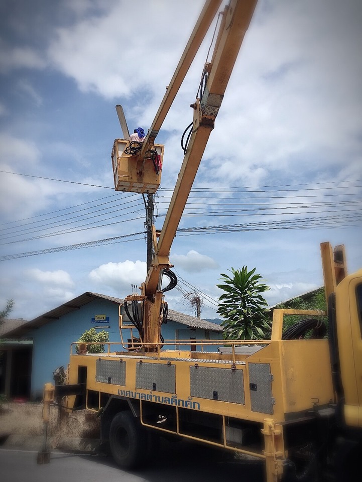 เทศบาลตำบลคึกคัก (กองช่าง งานไฟฟ้า) ได้ดำเนินการซ่อมไฟ บริเวณ ซอยบ้านบนเขา หมู่ที่ 4 และบ้านพักถาวรบางขยะ หมู่ที่ 2