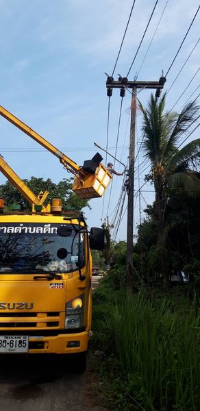 เทศบาลตำบลคึกคัก(กองช่าง งานไฟฟ้า)ได้ดำเนินการซ่อมไฟฟ้าซอยแหลมปะการัง หมู่ที่2ตำบลคึกคัก อำเภอตะกั่วป่า จังหวัดพังงา